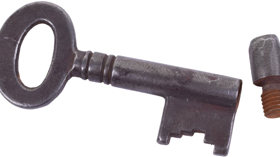 Ключ с потайным отделением