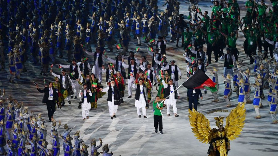 2018年8月18日，阿富汗代表團在雅加達格羅拉蓬卡諾主體育場舉行的2018年亞運會開幕式上
