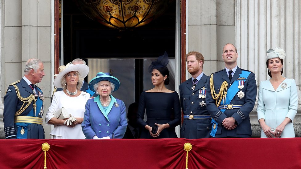 Foto de los miembros de la familia real británica en un balcón tomada en julio de 2018