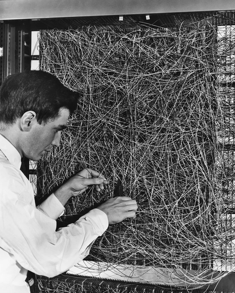 يحاول علماء الكمبيوتر إلى استنساخ الشبكات العصبية في أجهزة الكمبيوتر منذ عقود