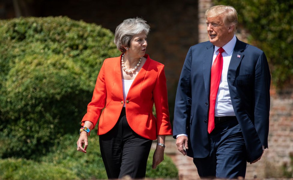 El reciente viaje de Trump a Reino Unido estuvo marcado por las polémicas declaraciones que ofreció el presidente estadounidense sobre May. Trump y May en Londres.