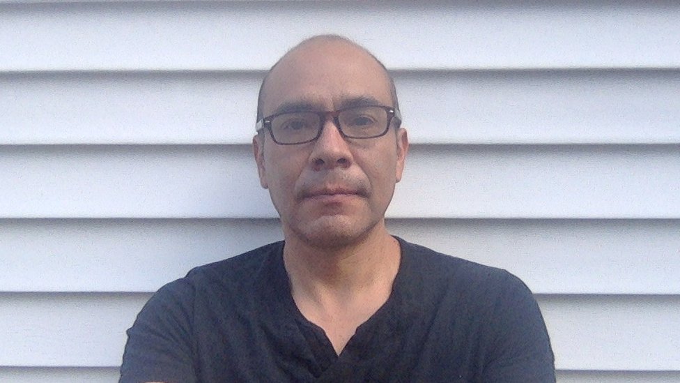 El escritor Yuri Herrera