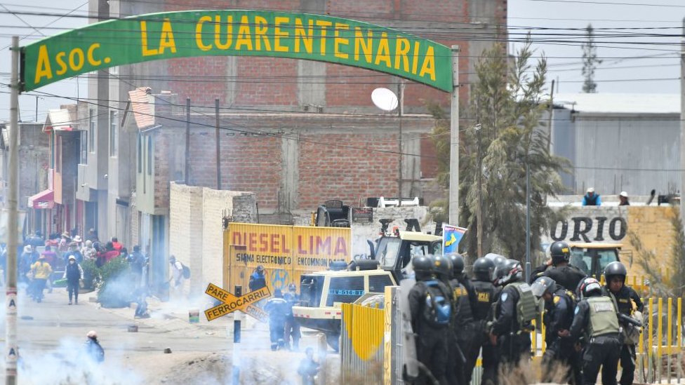 En Arequipa hubo enfrentamientos entre manifestantes y la policía.