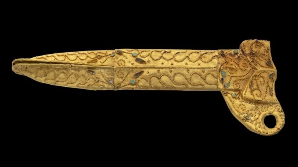 Cambridge shows ancient gold Kazakh warrior treasures in UK first