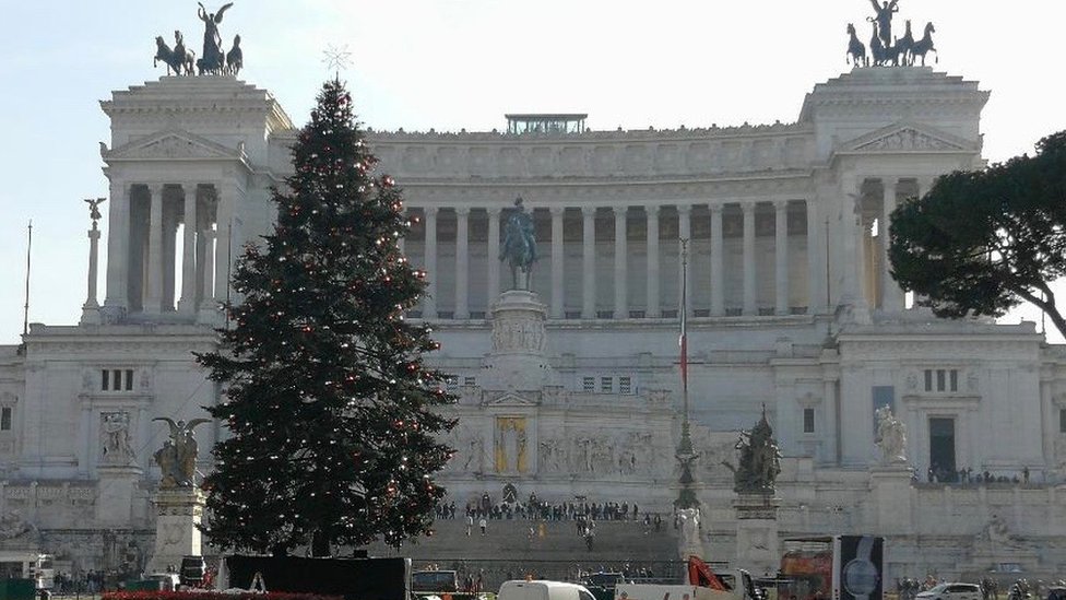 Roma'daki Noel ağacı