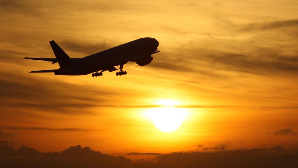 تنظم اتفاقية السماوات المفتوحة حركة الطيران التجاري حول العالم