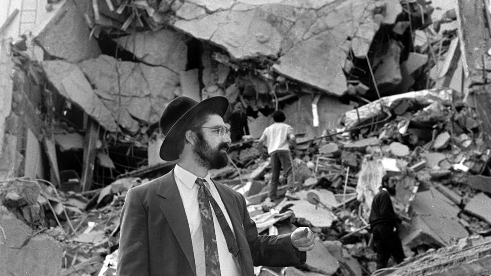 La AMIA tras la explosión del 18 de julio de 1994