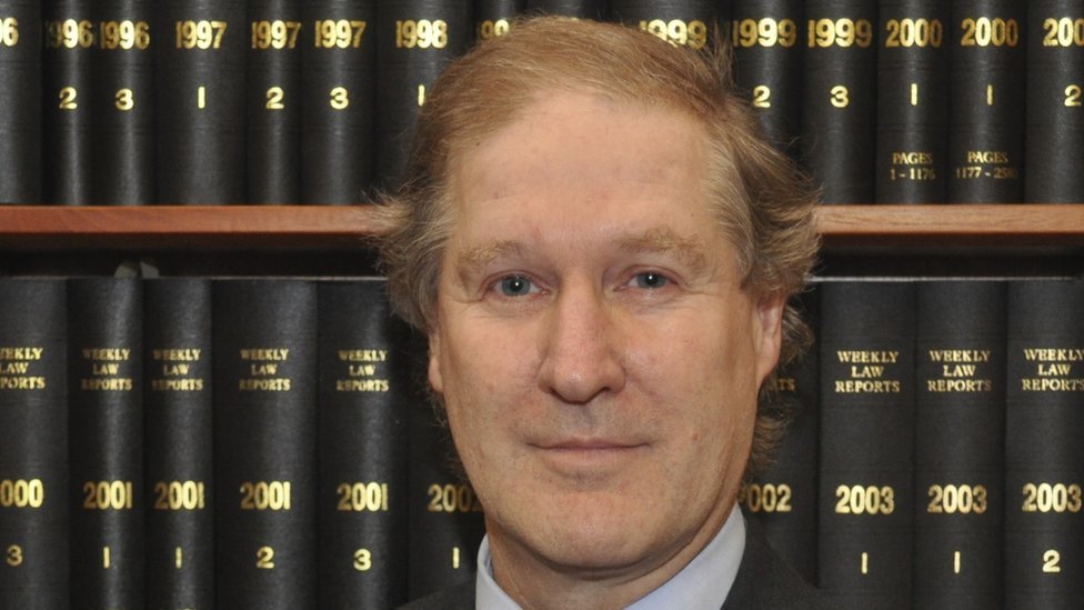 El juez Jackson cree en la necesidad de reuniones con menores, aunque piensa que no deben ser un derecho automático. Juez Peter Jackson