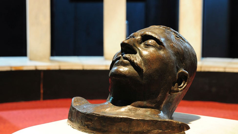 Máscara mortuoria de Stalin