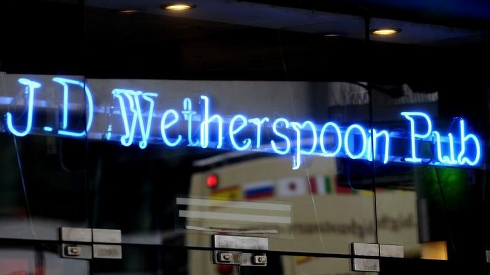 Знак паба JD Wetherspoon