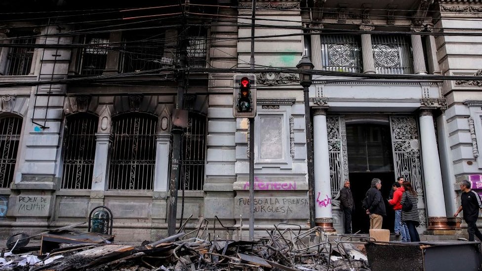 Edificios dañados en Chile.