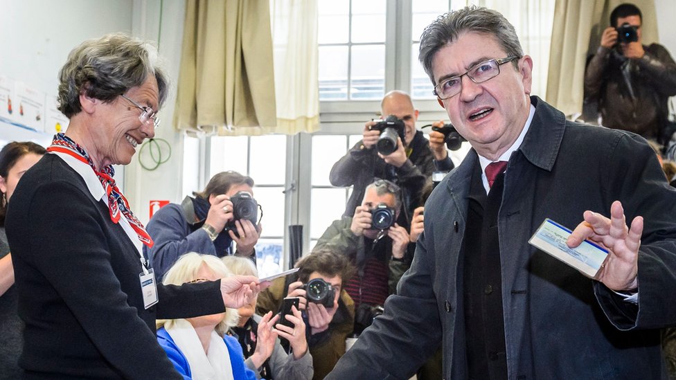 Mélenchon, quien se quedó a las puertas de la segunda vuelta, proponía la adhesión de Francia al ALBA. Jean-Luc Mélenchon