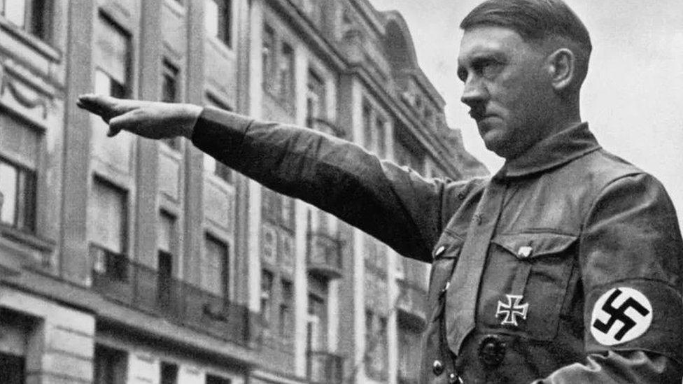 عمد أدولف هتلر إلى طبع جميع جوانب الحياة في ألمانيا بالقيم والأفكار النازية