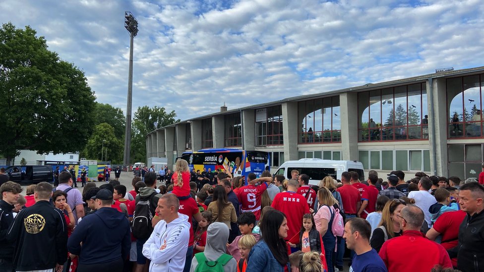 Gužva ispred stadiona