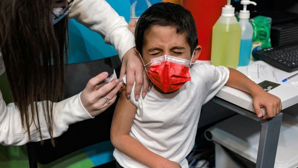 Covid aşısı: Avrupa İlaç Ajansı, Pfizer-BioNTech aşısının 5-11 yaş ortası çocuklara da yapılmasını tavsiye etti