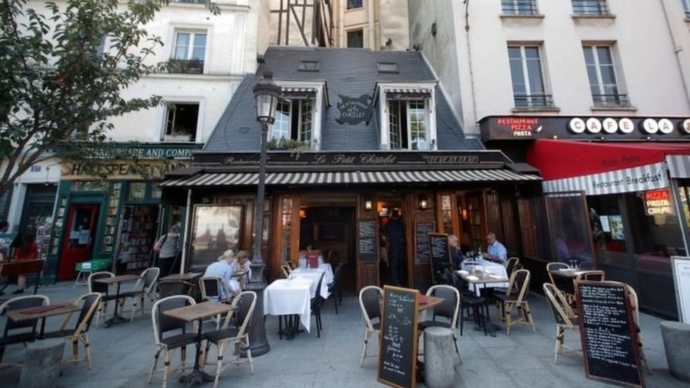 مطعم في باريس