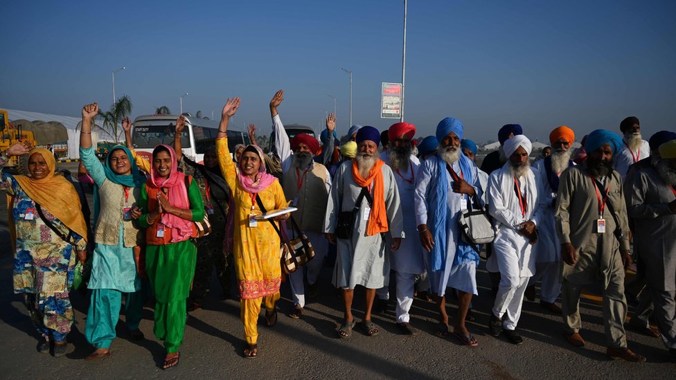 Сикхские паломники прибывают в Картарпур