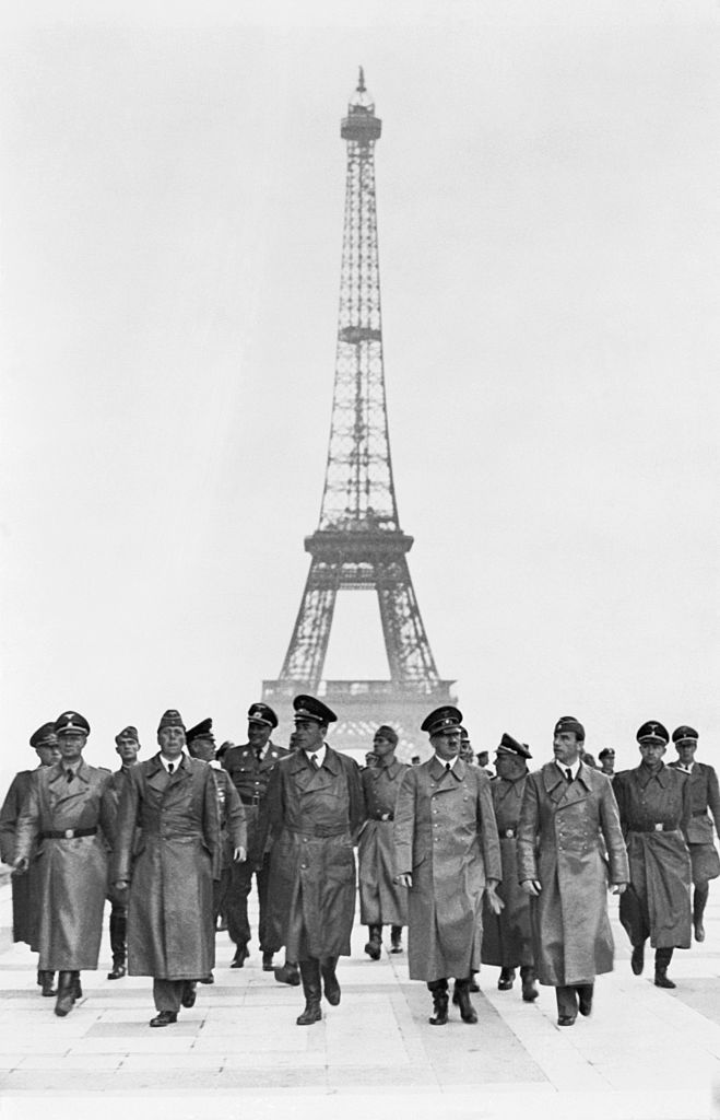 Hitler y su camarilla en París.