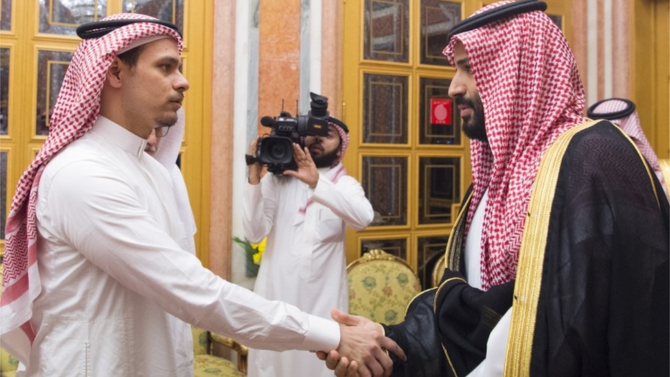 استقبل الملك السعودي سلمان بن عبد العزيز، وولي العهد، محمد بن سلمان، نجل وشقيق الصحفي جمال خاشقجي