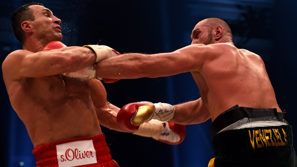 Klitshko perdió sorpresivamente con el también británico Tyson Fury en noviembre de 2015. Klitshko y Fury