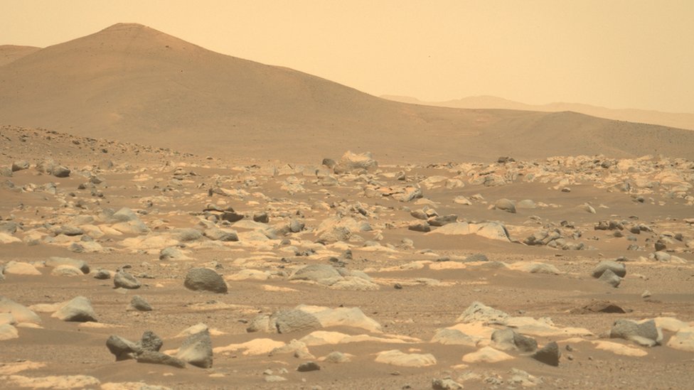 Mars landscape acquired by Nasa's Perseverance rover, using its left Mastcam-Z camera, on 27 March 2021
