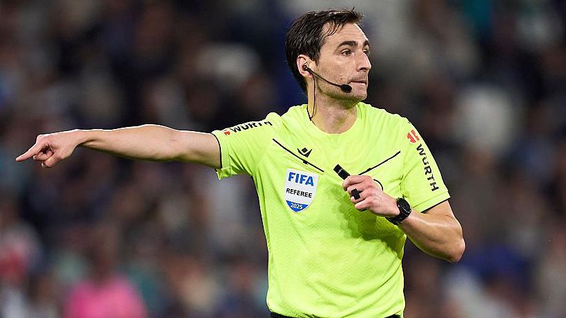 Ricardo de Burgos Bengoetxea: Real Madrid hit back after cup final referee's  tears over criticism - BBC Sport