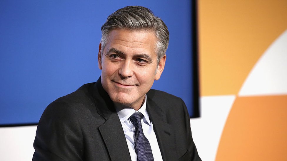 El actor George Clooney también sufrió pérdida de líquido cefalorraquídeo. El actor George Clooney