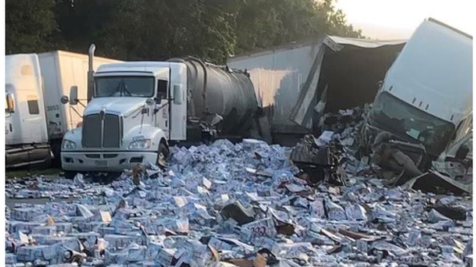 Beer spill truck crash closes Florida highway