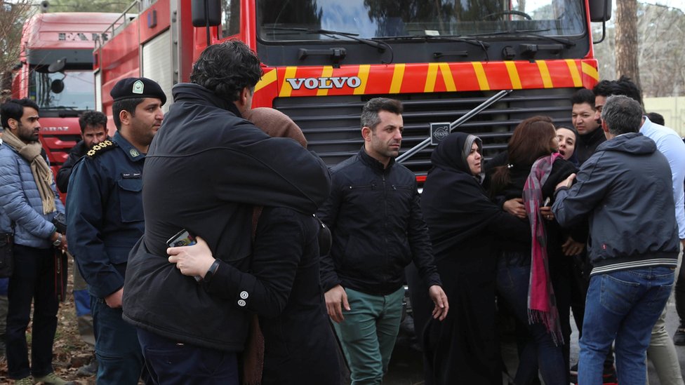 Los equipos de emergencia se movilizaron hasta el lugar del accidente, cerca del aeropuerto de Fath.