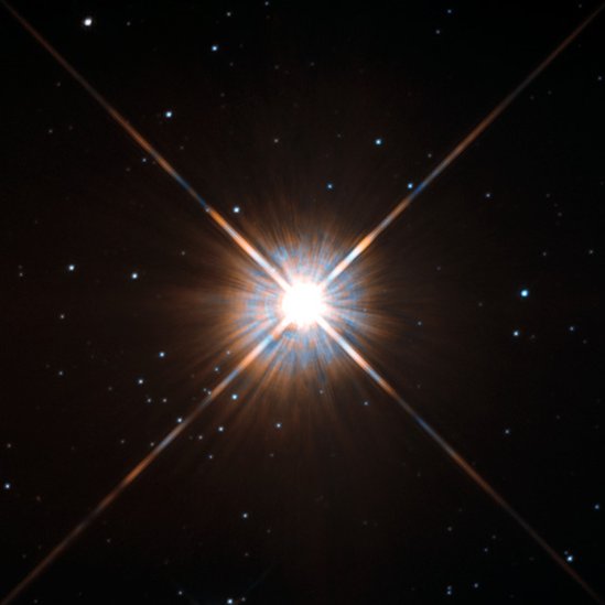 Fuera de nuestra galaxia, el exoplaneta Proxima b es el más cercano a la Tierra.