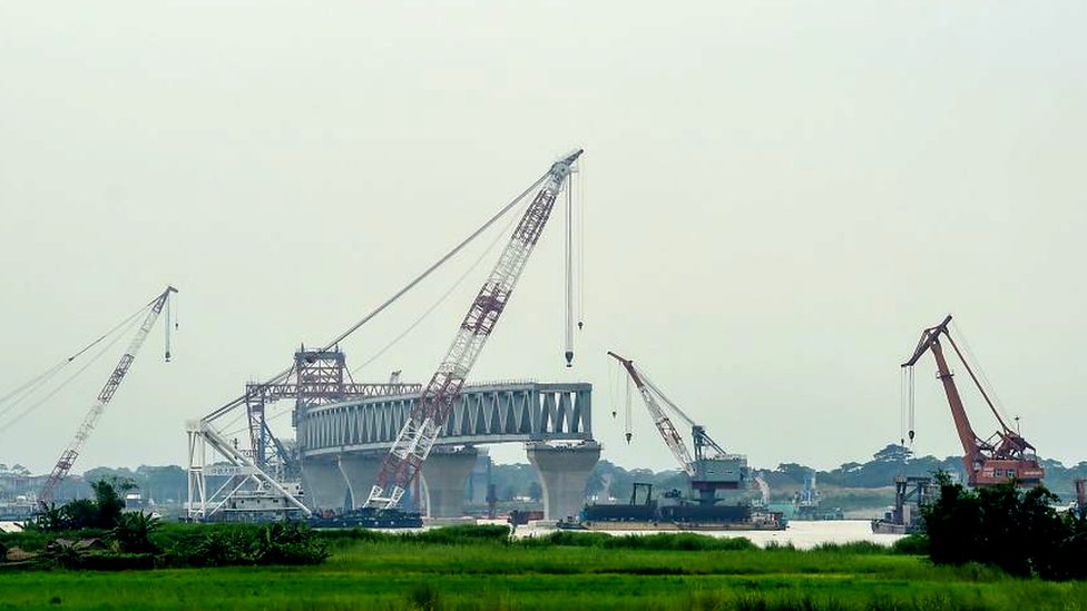 Construcción del puente Padma, septiembre de 2018
