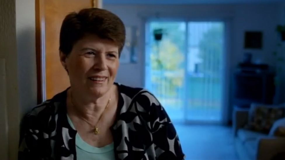 "¿Qué?, ¿un placebo?". Yo acabo de terminar mis estudios como asistente médico. Y me dije, ¿me quiere dar pastillitas de azúcar? Esto no va a funcionar". Pero sí. Linda Buonanno