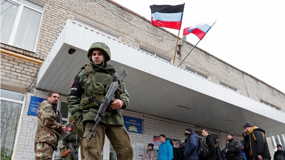 Soldados de las milicias prorrusas en Donestk.