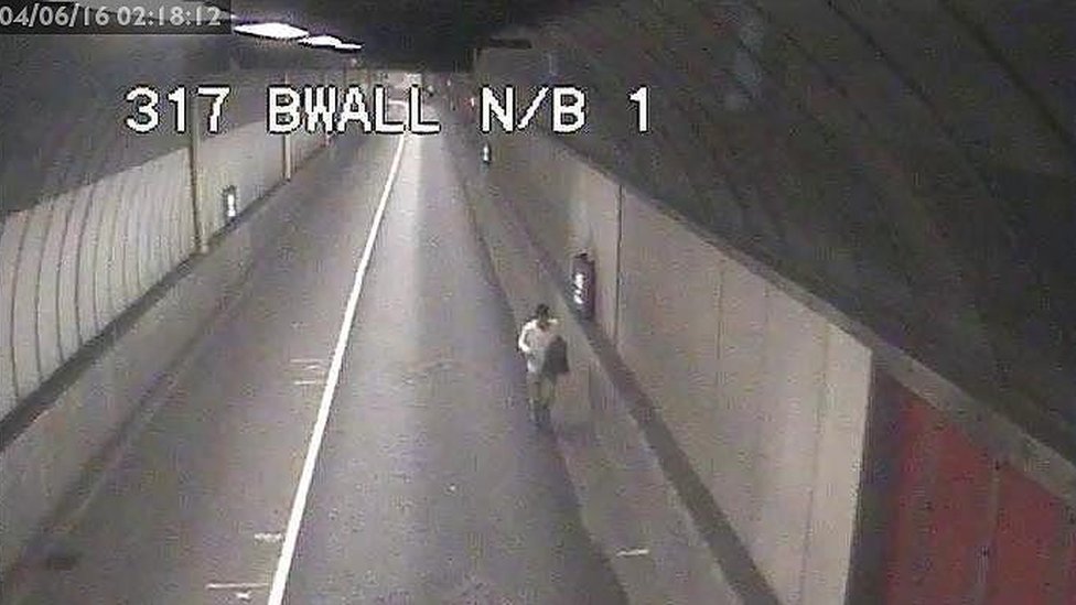 Blackwall Tunnel closed due to man 'jogging' through it BBC News