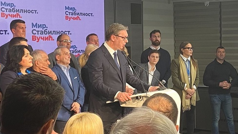 Vučić u izbornom štabu SNS-a
