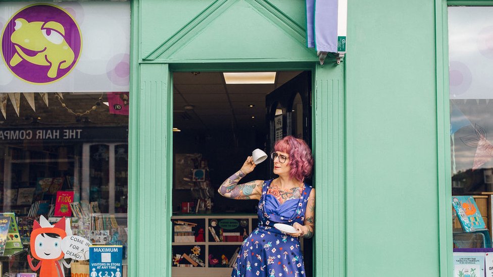 Наташа Рэдфорд открыла книжный магазин Chicken and Frog в Брентвуде восемь лет назад