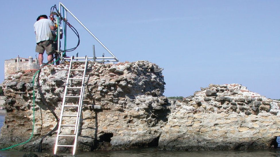 Scientists Explain Ancient Rome S Long Lasting Concrete Bbc News - Rock And Walls Rome Scientists Explain Ancient Rome S Long Lasting Concrete Bbc News - Rock And Walls Rome