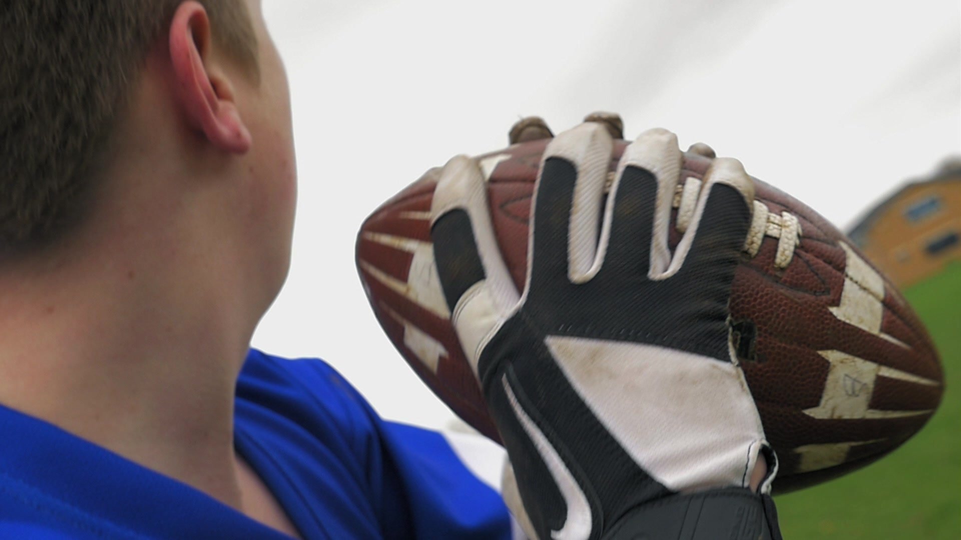 Leah meets the UK's American football star Menelik Watson BBC Newsround