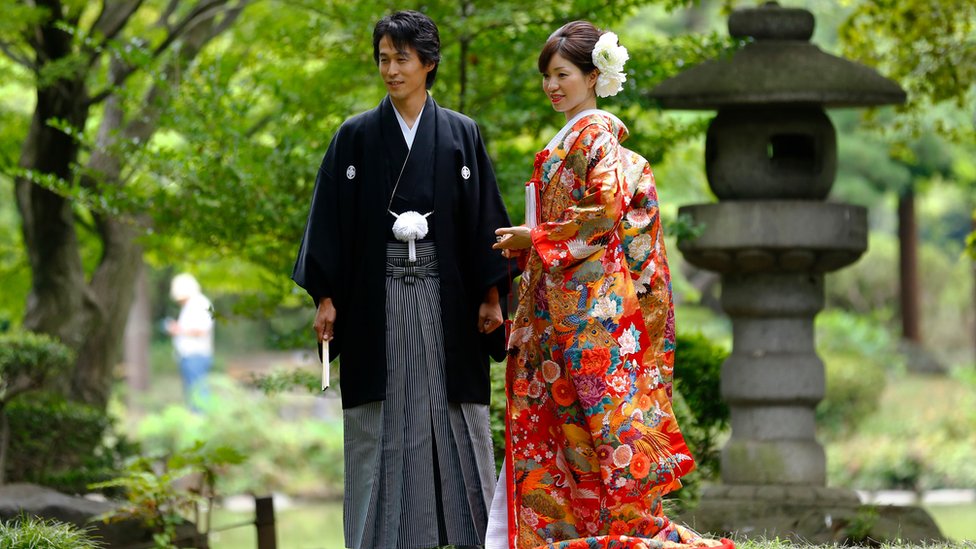 Japan surname row: What do other countries do? - BBC News