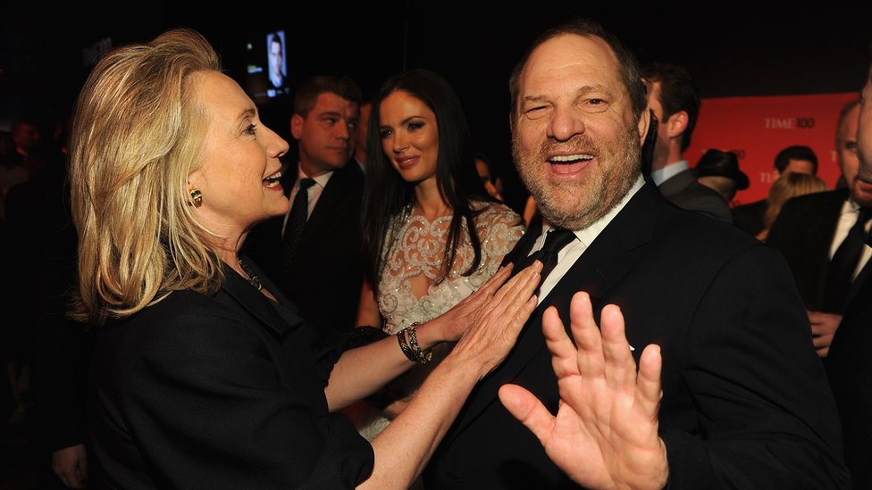 La excandidata presidencial Hillary Clinton condenó este martes el comportamiento de Harvey Weinstein, que tachó de repulsivo. Hillary Clinton y Harvey Weinstein