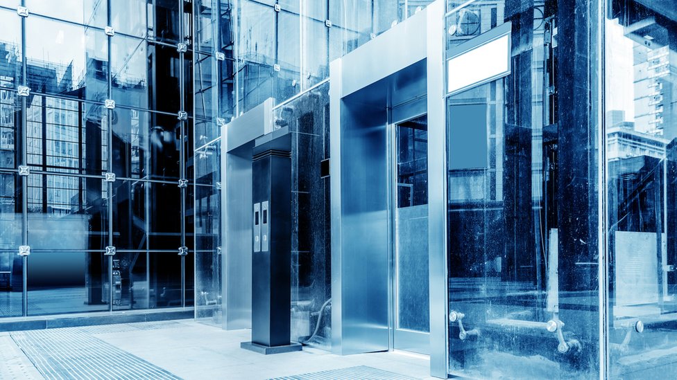 Este aparato le ha cambiado la cara a las ciudades modernas. Ascensor moderno