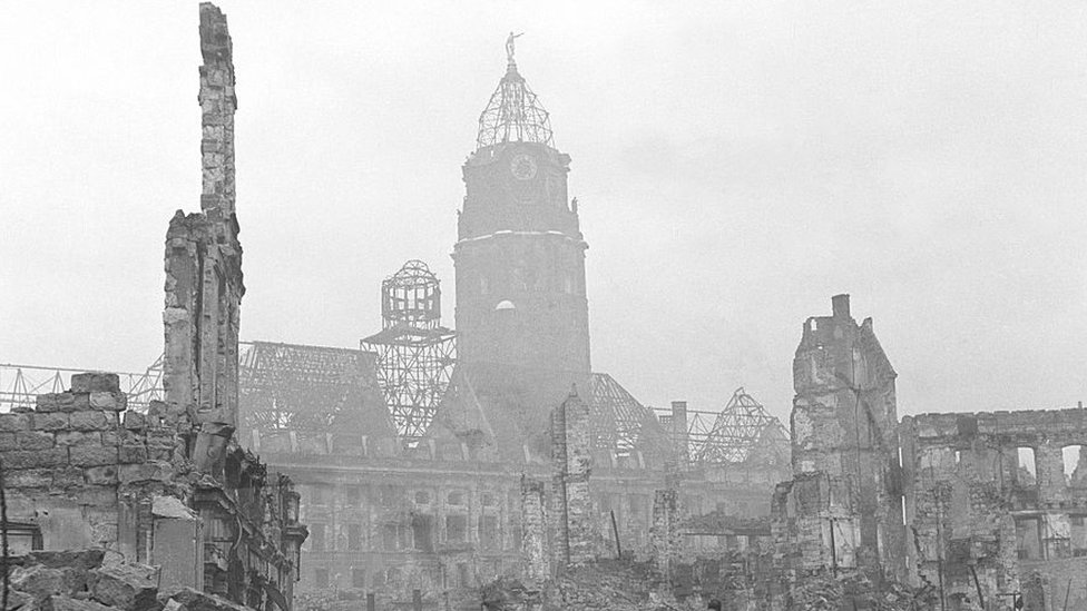 Дрезден после бомбардировки 1945 года
