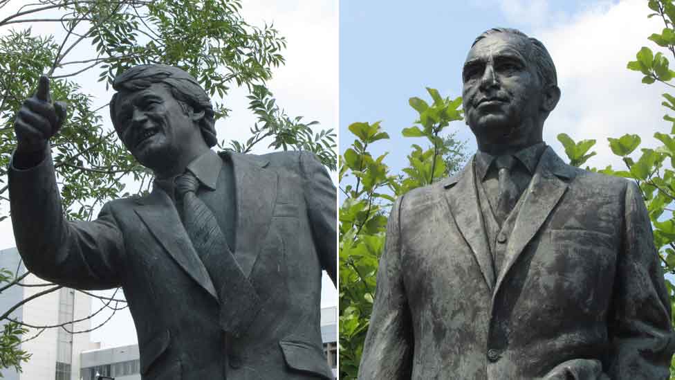Статуи сэра Бобби Робсона и сэра Альфа Рэмси