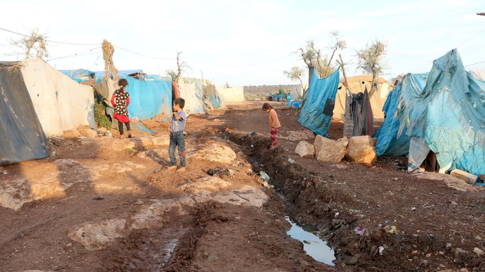 Condiciones insalubres en un campamento de refugiados en Idlib