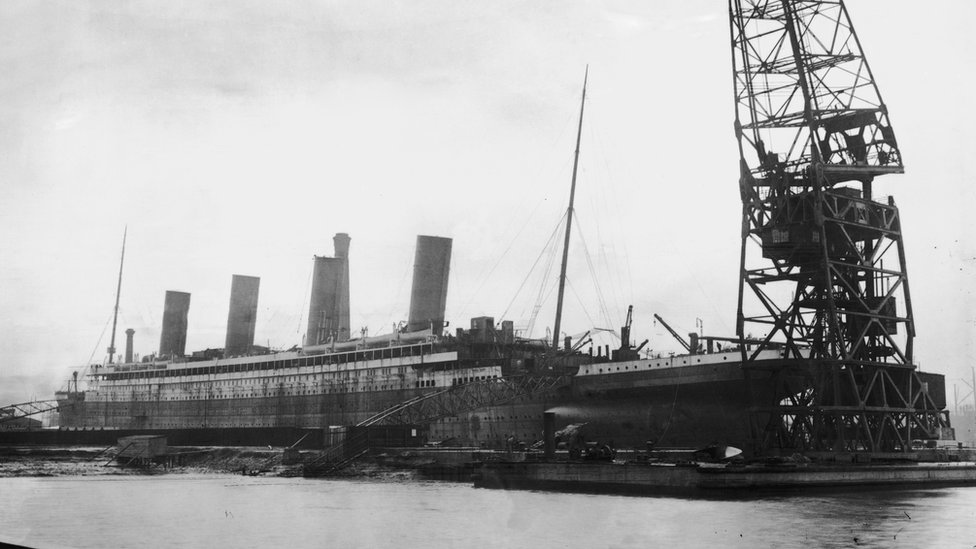 «Титаник» в сухом доке на верфи Harland and Wolff, Белфаст, февраль 1912 г.