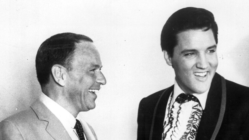 Elvis Presley encarnaba para los censores la maldad que tanto temían. Frank Sinatra y Elvis Preley