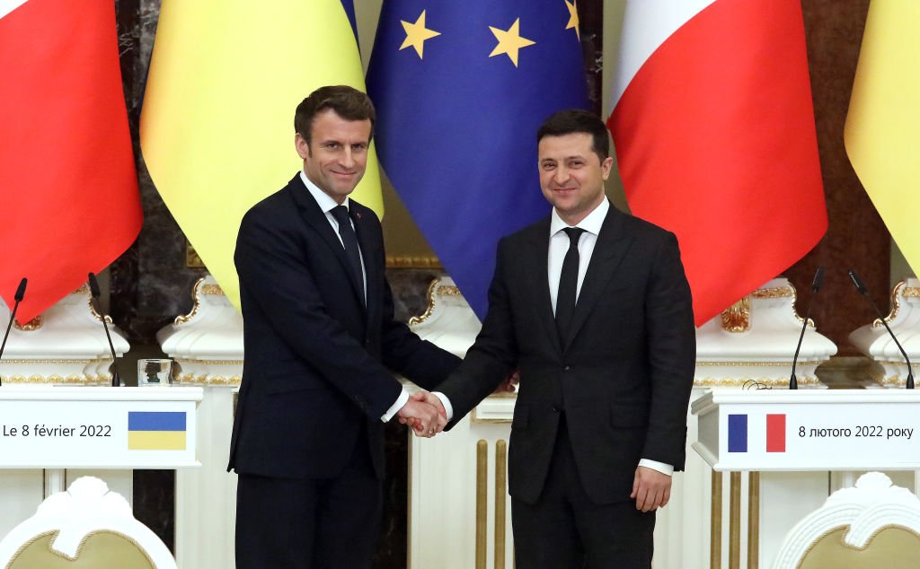 Macron ve Zelenskiy