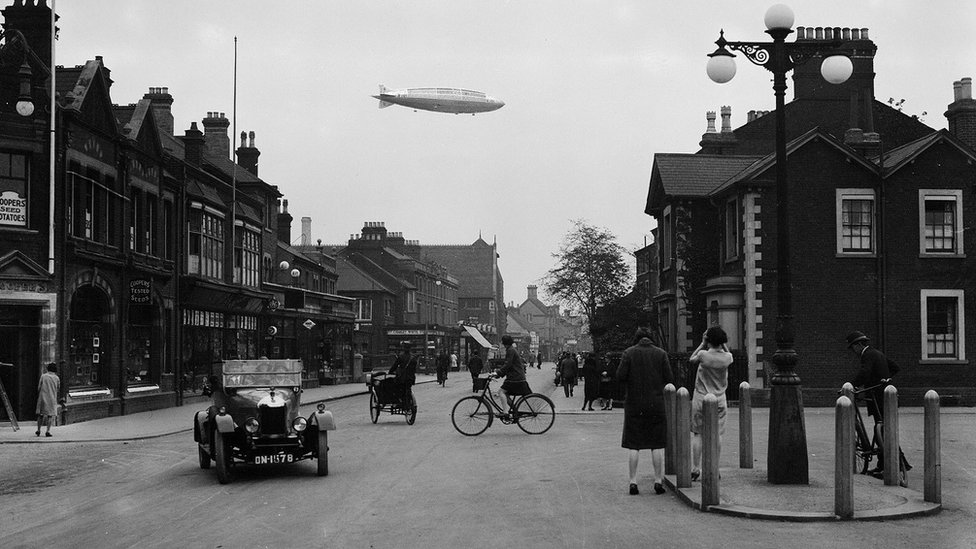 R101 в полете