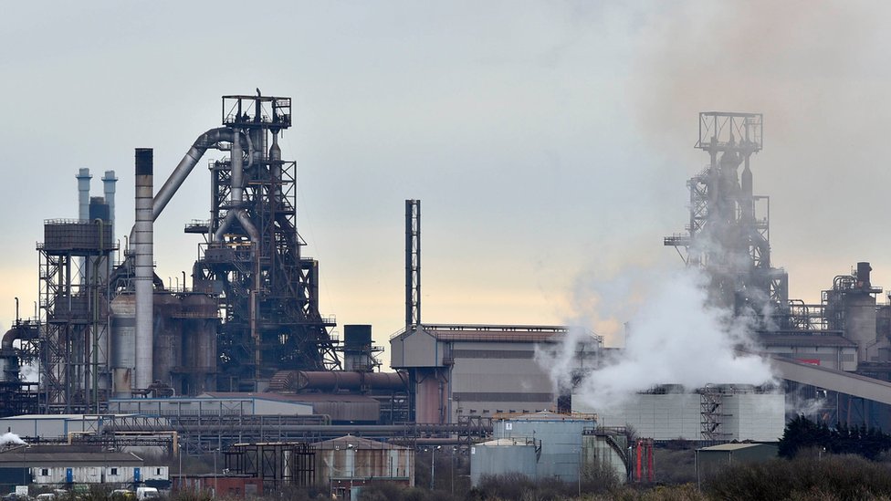 Tata Steel работает в Порт-Талботе, Южный Уэльс