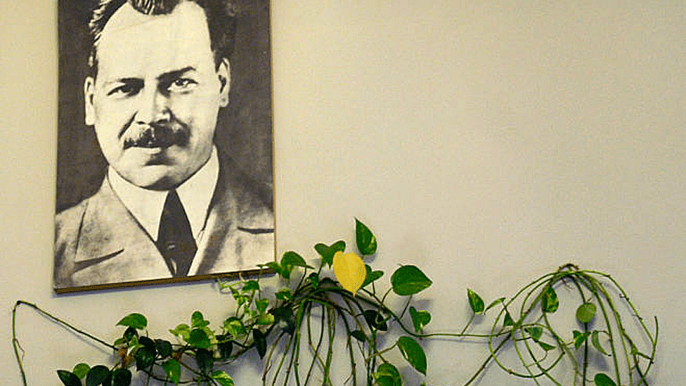 Retrato de Vavílov en el Jardín Botánico e Instituto de Investigación Panruso N.I. Vavílov